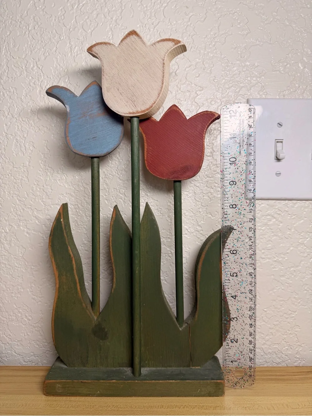 Vintage 90’s Rustic Wooden Tulip Trio Decor Red White Blue Grandma Cottage EUC